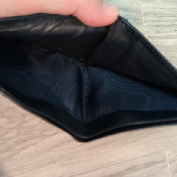 Authentic GUCCI GG Logo PVC Leather Bifold Wallet Auth - Picture 6 of 9